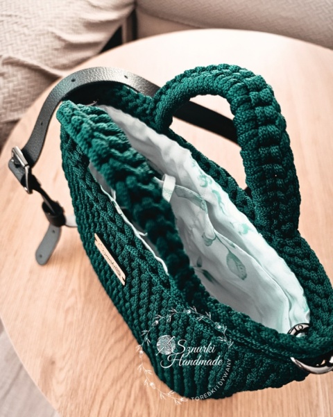 Koszyk pleciony z rączkami jodła zielona