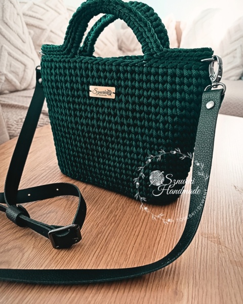 Koszyk pleciony z rączkami jodła zielona