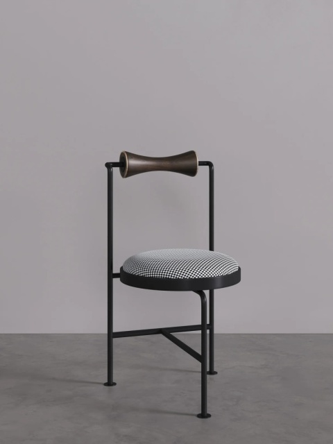 Krzesło VELNO SIDE tapicerowane metal i drewno niskie czarne