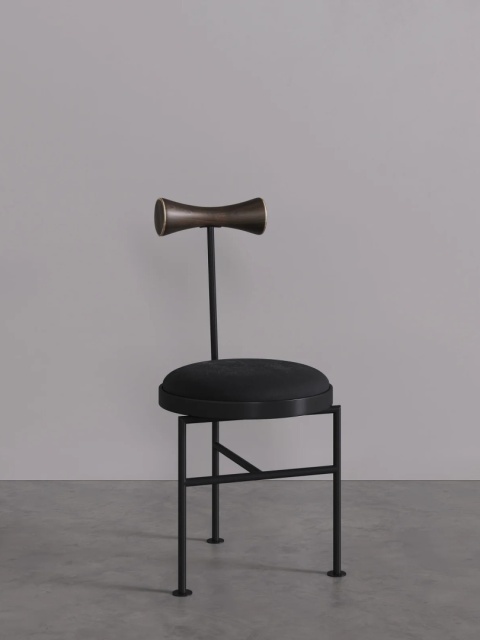 Krzesło VELNO tapicerowane metal i drewno designerskie kratka