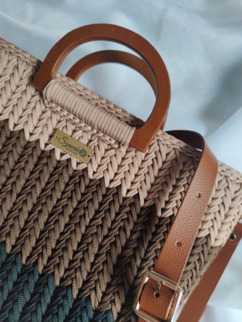 Kuferek pleciony z drewnianymi rączkami 3 kolory