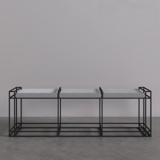 Ławka TRIGA 150 x 46 cm minimalistyczna metal czarna
