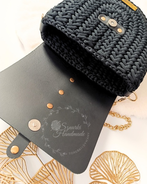 Torebka Jodełka z kwadratową klapką czarna