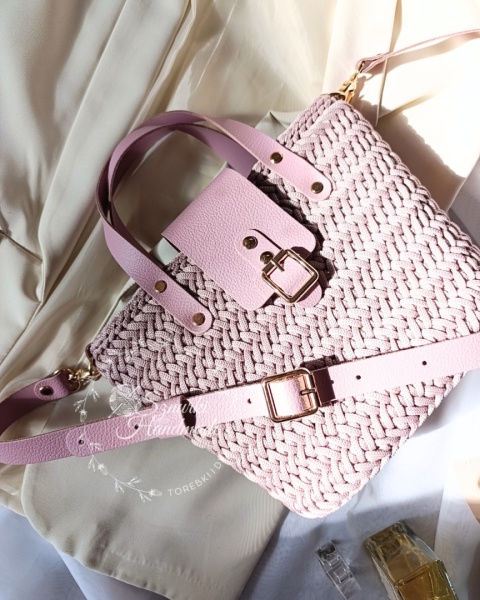 Torebka pleciona koszyk brudny róż