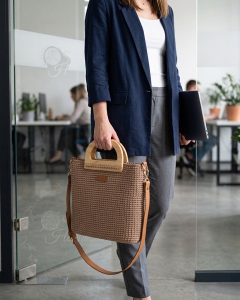 Torebka koszyk z drewnianiymi rączkami i suwakiem beżowa