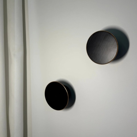 Wieszak ścienny VELNO okrągły minimalistyczny czarny