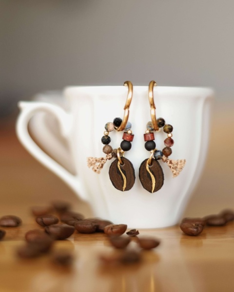 Kolczyki KAWOWE kółka z zawieszką brązowe